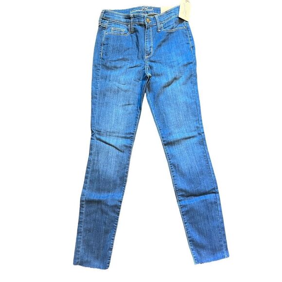 😊3/$30 NWT High-Rise Jean in Midnight Blue Raw Edge Hem Sz 2 Universal Thread - Picture 2 of 8